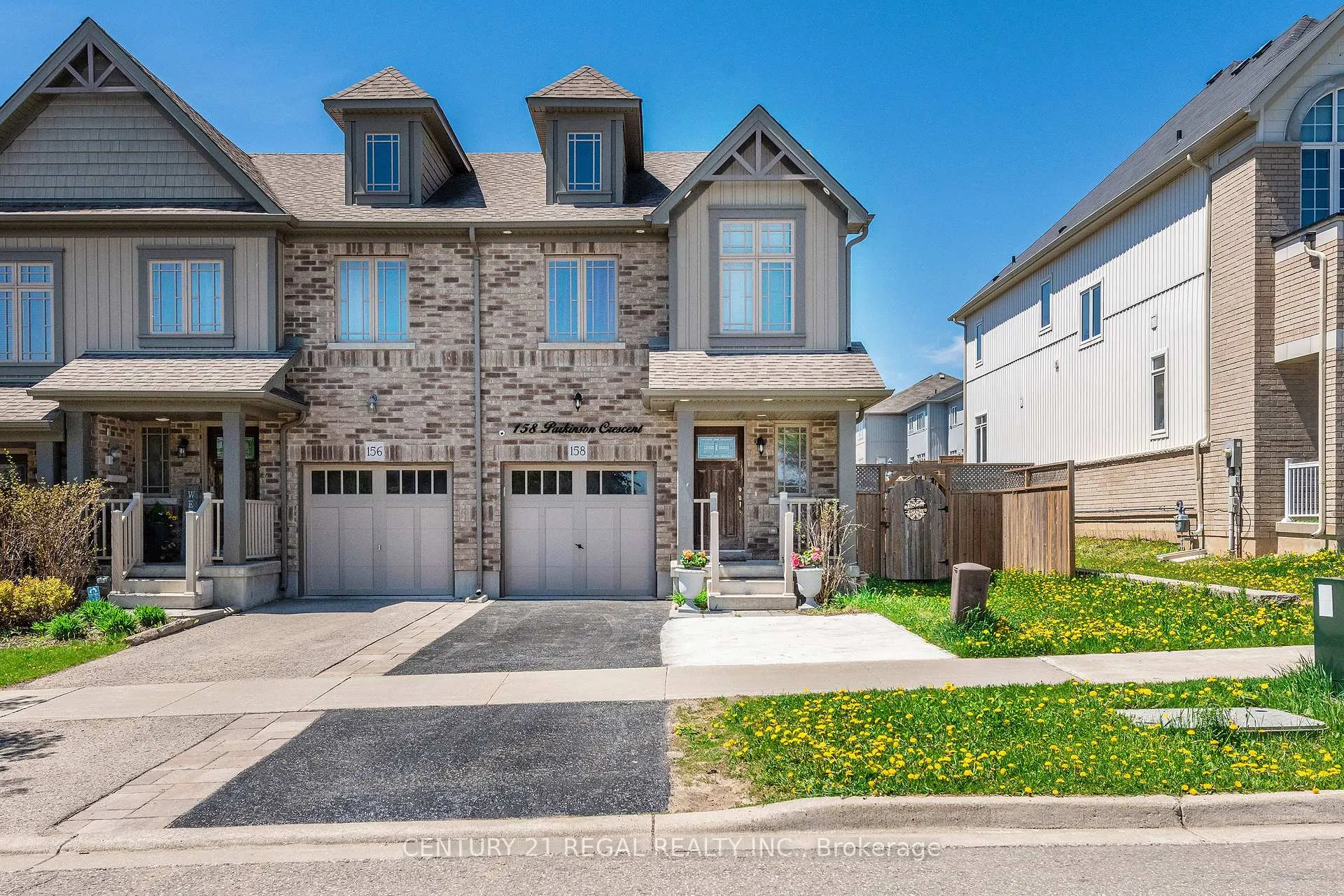 Front of 158 Parkinson Crescent