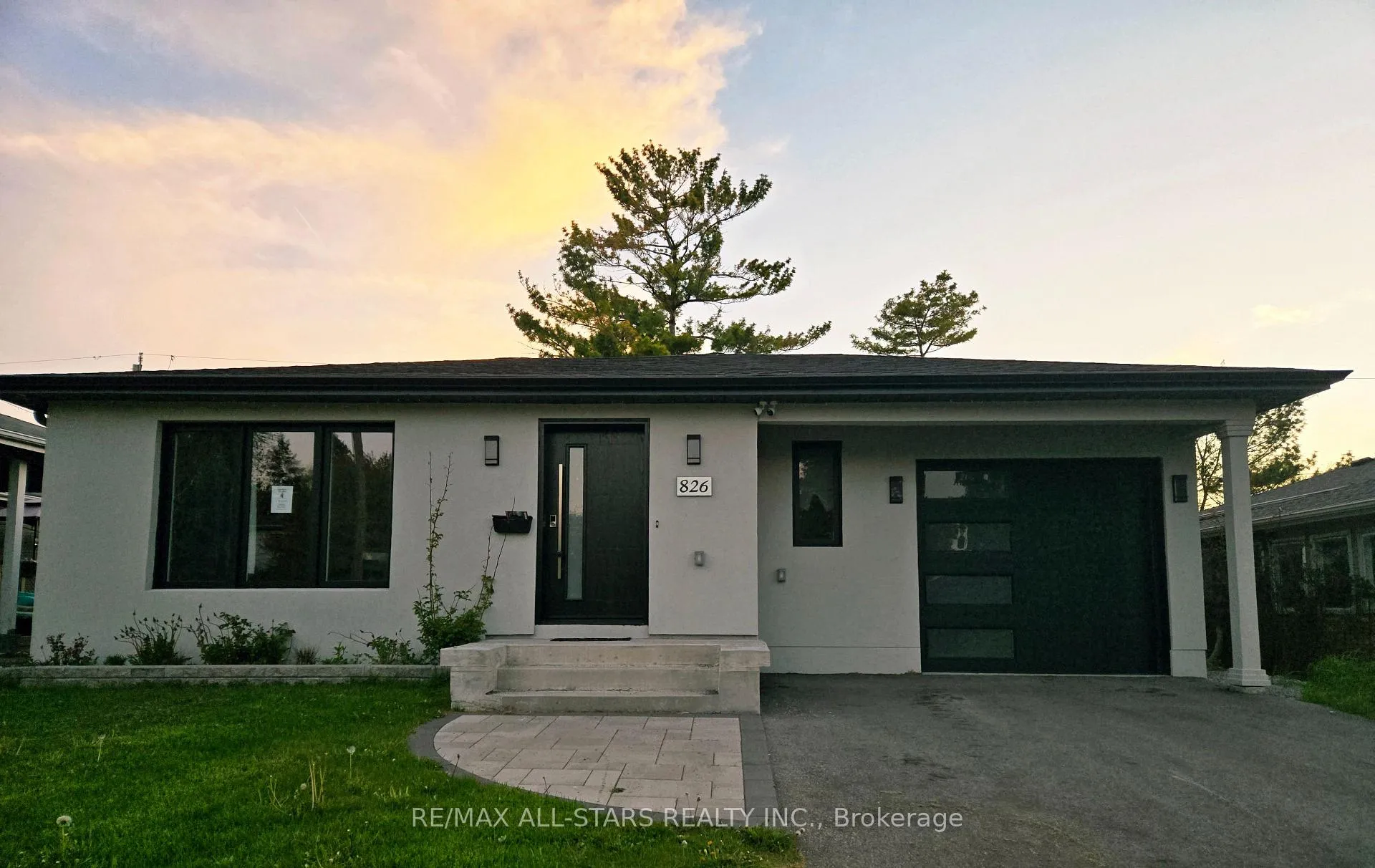 Photo 1 of 826 Krosno Boulevard, Pickering, Bay Ridges — HOMEH