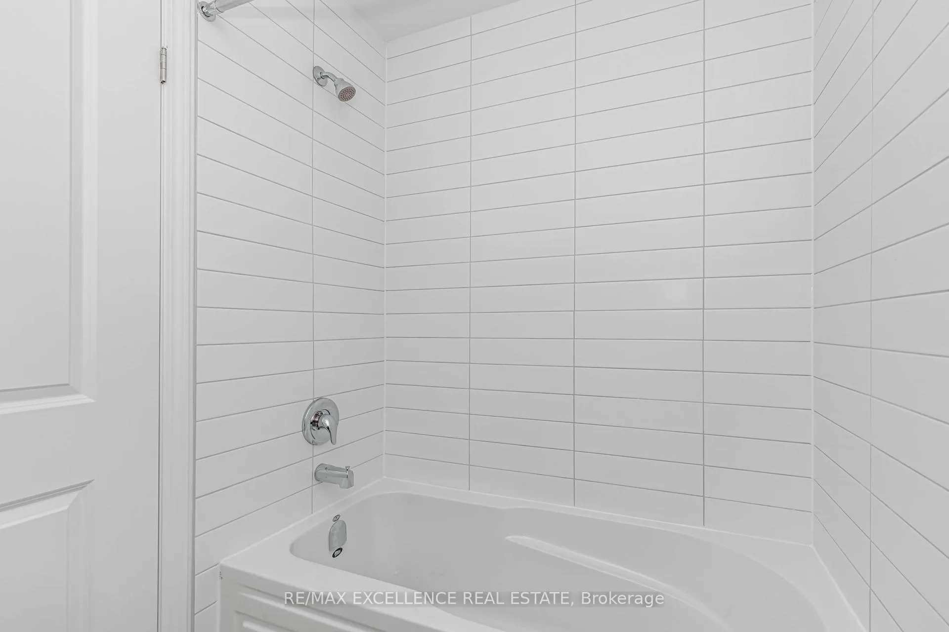 Photo 36 of 8 Elantra Drive, Brampton, Northwest Brampton — HOMEH