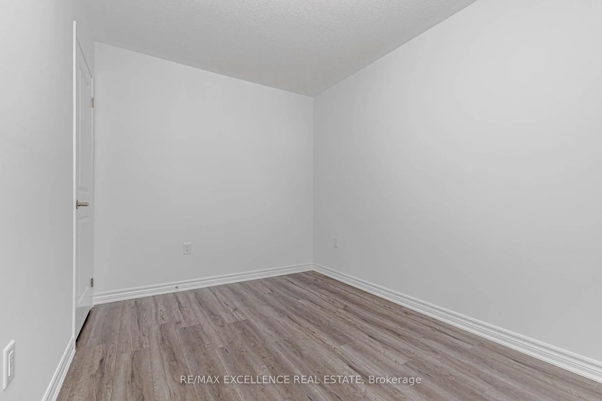 Photo 42 of 8 Elantra Drive, Brampton, Northwest Brampton — HOMEH