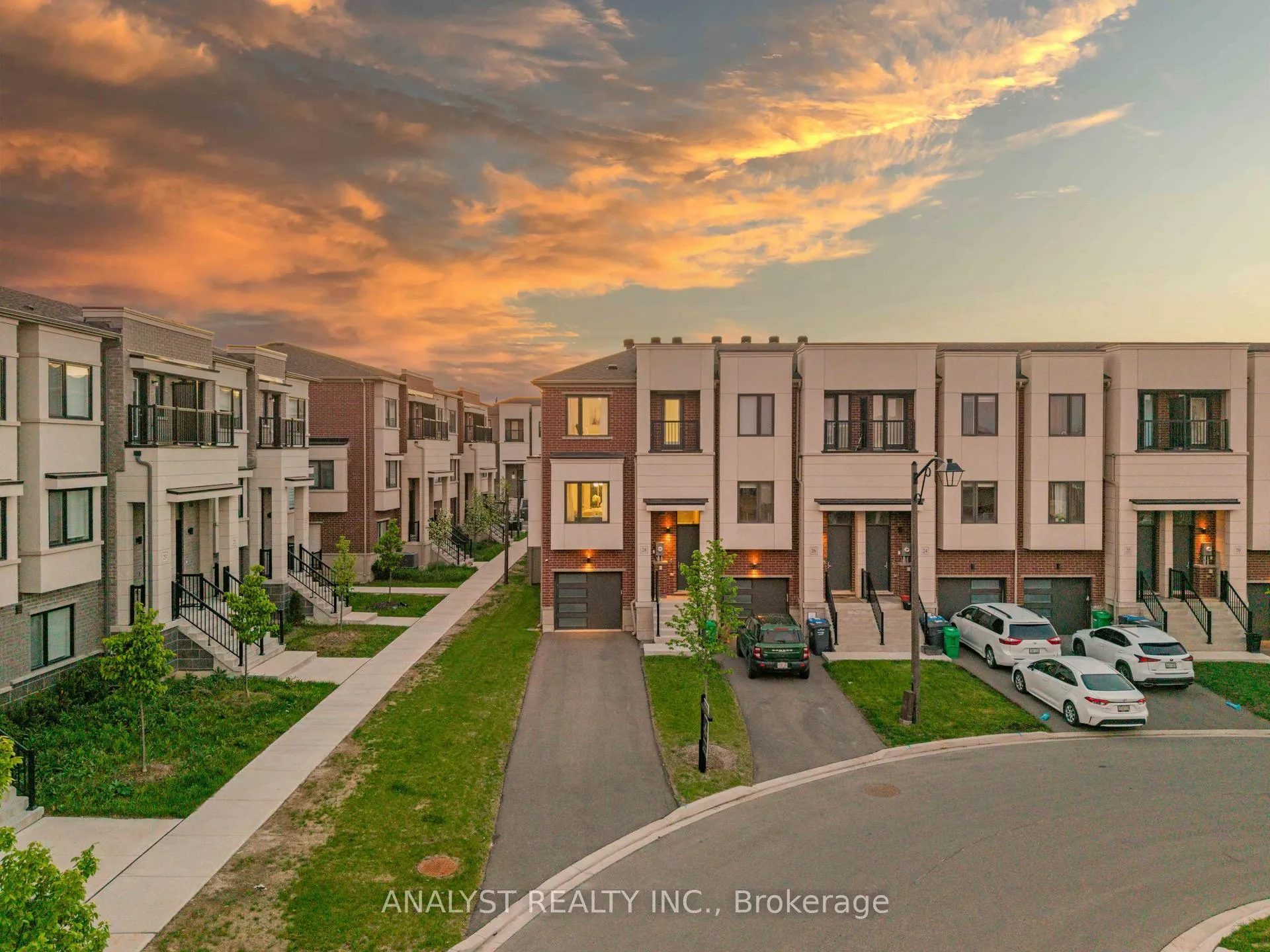 Photo 2 of 28 Queensland Crescent, Caledon, Bolton East — HOMEH