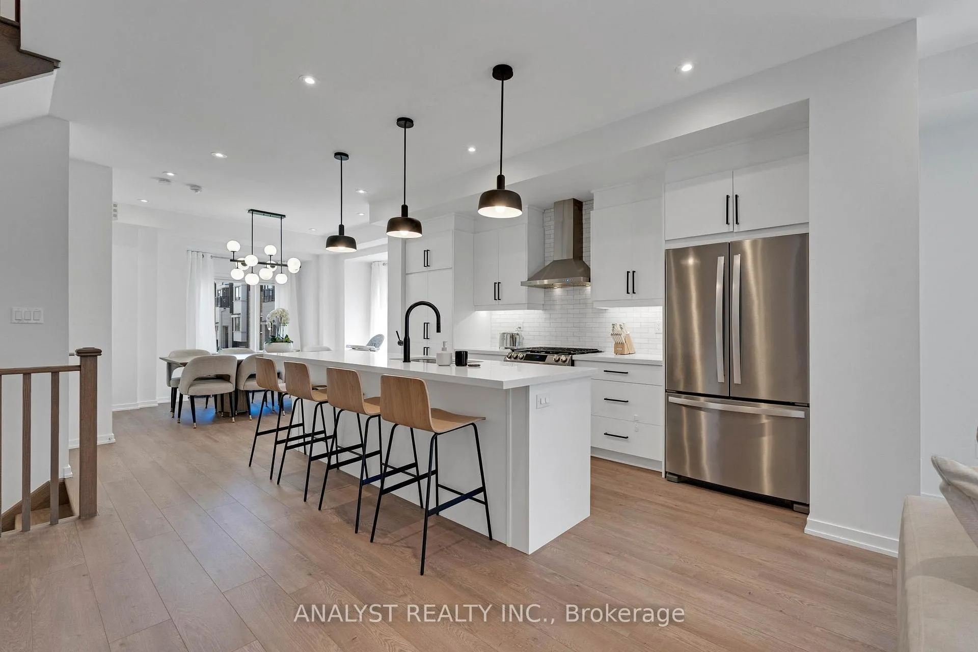 Photo 9 of 28 Queensland Crescent, Caledon, Bolton East — HOMEH