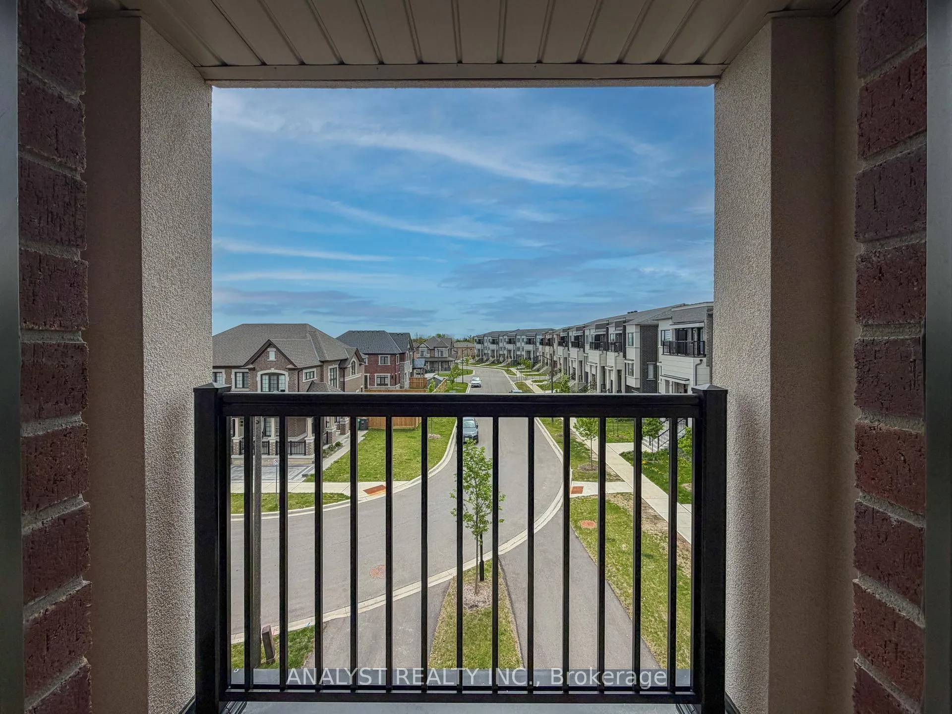 Photo 21 of 28 Queensland Crescent, Caledon, Bolton East — HOMEH