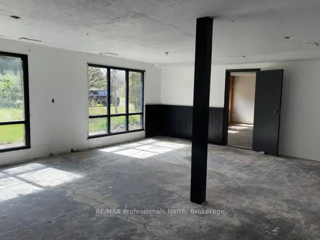 Photo 14 of 3044 Gelert Road, Minden Hills, Snowdon — HOMEH