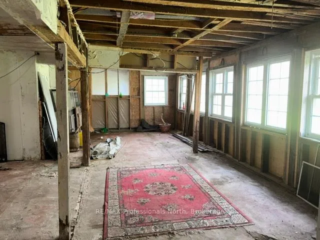 Photo 15 of 3044 Gelert Road, Minden Hills, Snowdon — HOMEH