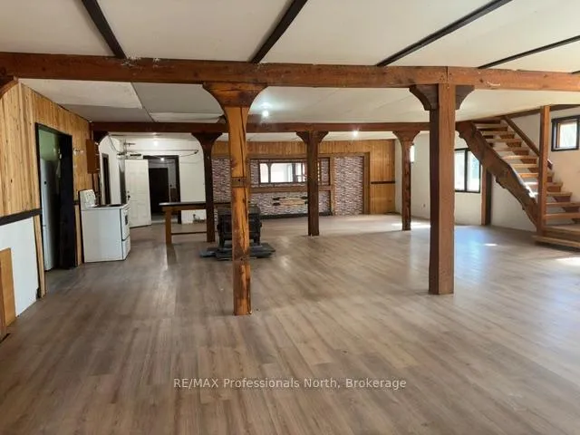 Photo 10 of 3044 Gelert Road, Minden Hills, Snowdon — HOMEH