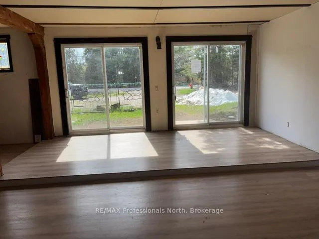 Photo 11 of 3044 Gelert Road, Minden Hills, Snowdon — HOMEH