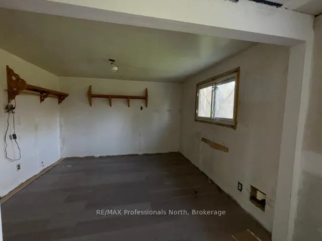 Photo 25 of 3044 Gelert Road, Minden Hills, Snowdon — HOMEH