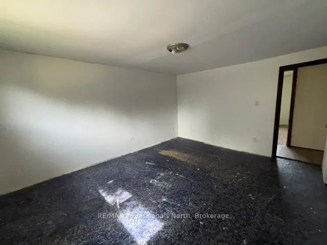 Photo 29 of 3044 Gelert Road, Minden Hills, Snowdon — HOMEH