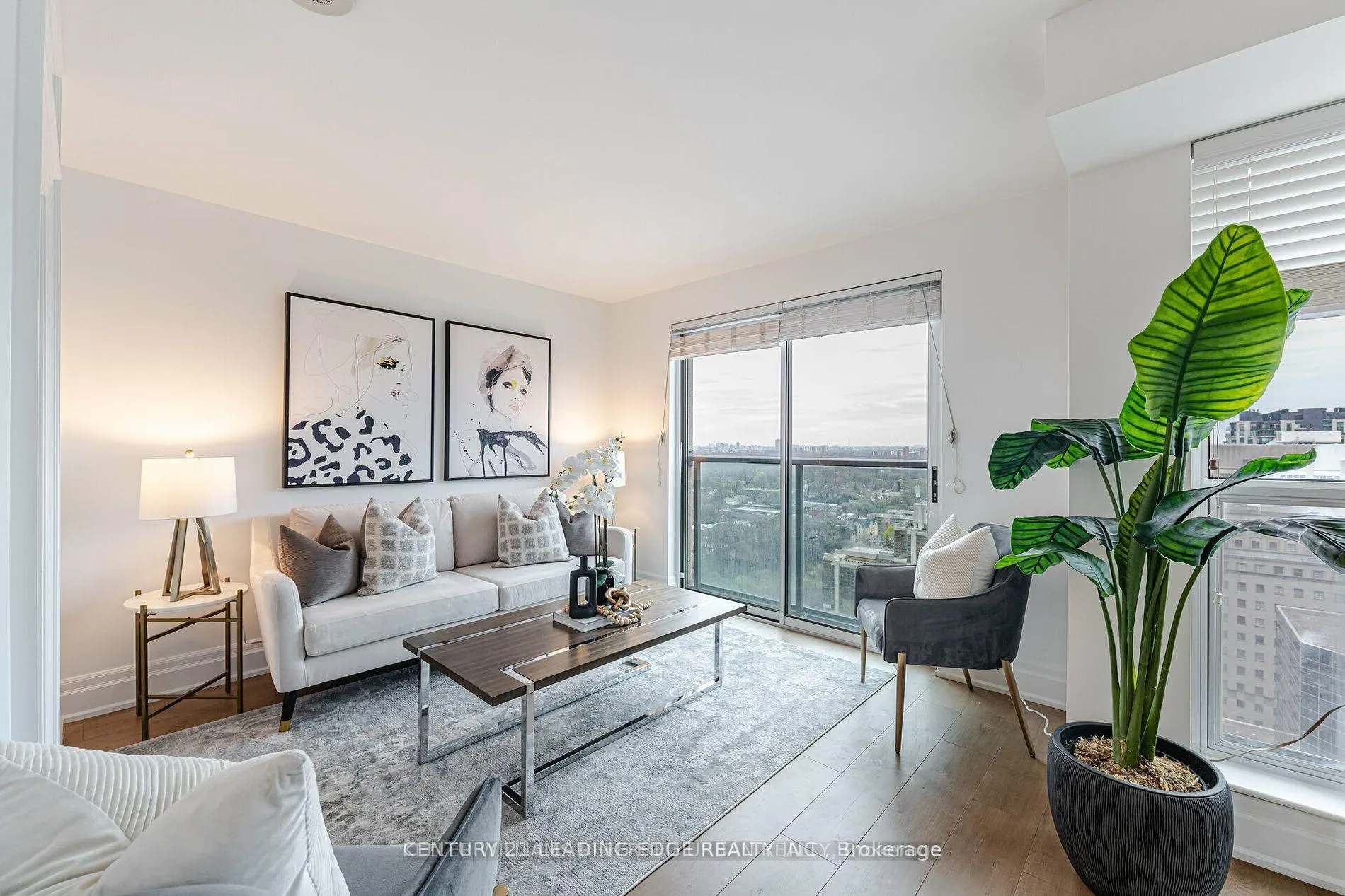 Photo 2 of Unit 2906, 8 Park Road, Toronto, Rosedale-Moore Park — HOMEH