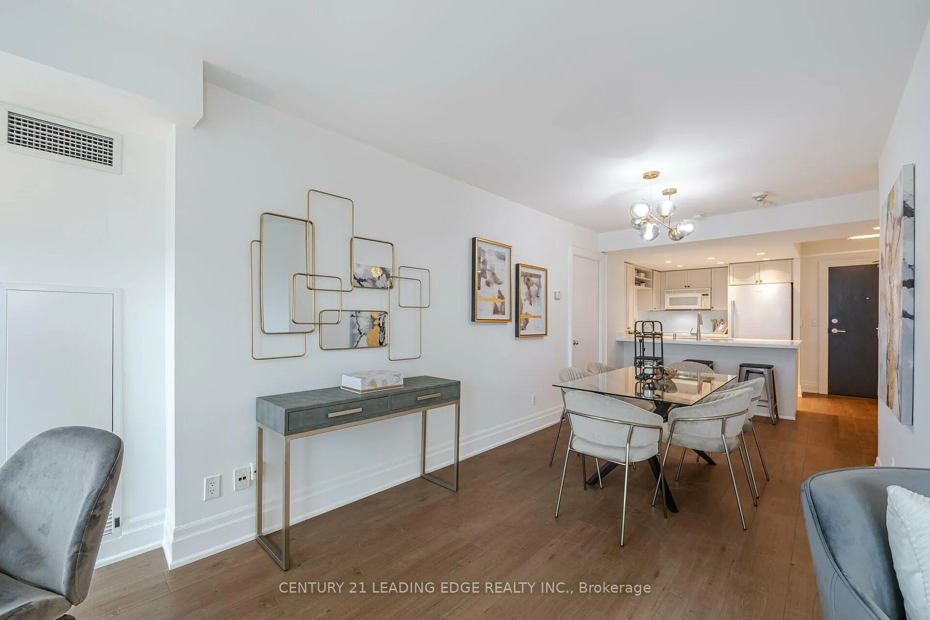 Photo 5 of Unit 2906, 8 Park Road, Toronto, Rosedale-Moore Park — HOMEH
