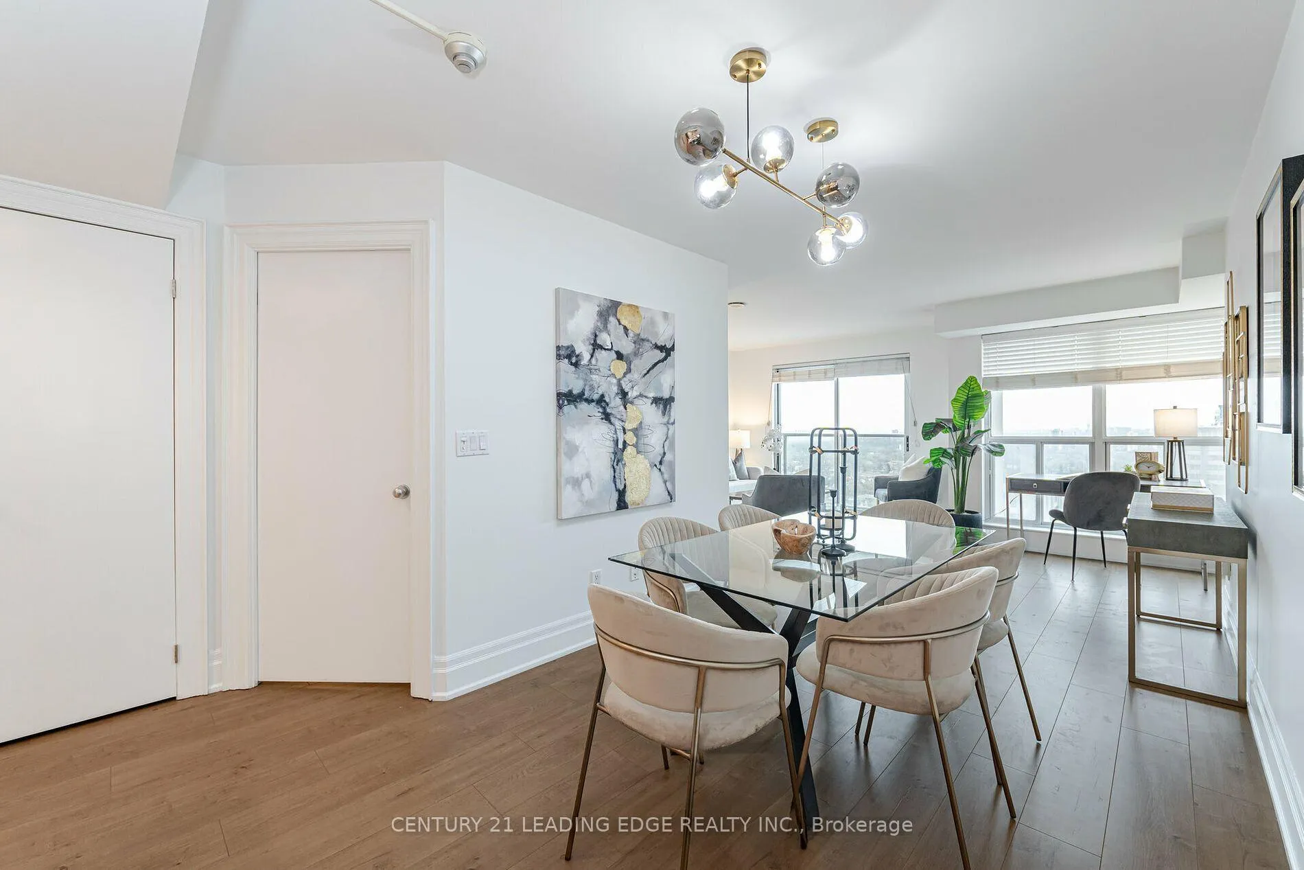Photo 6 of Unit 2906, 8 Park Road, Toronto, Rosedale-Moore Park — HOMEH