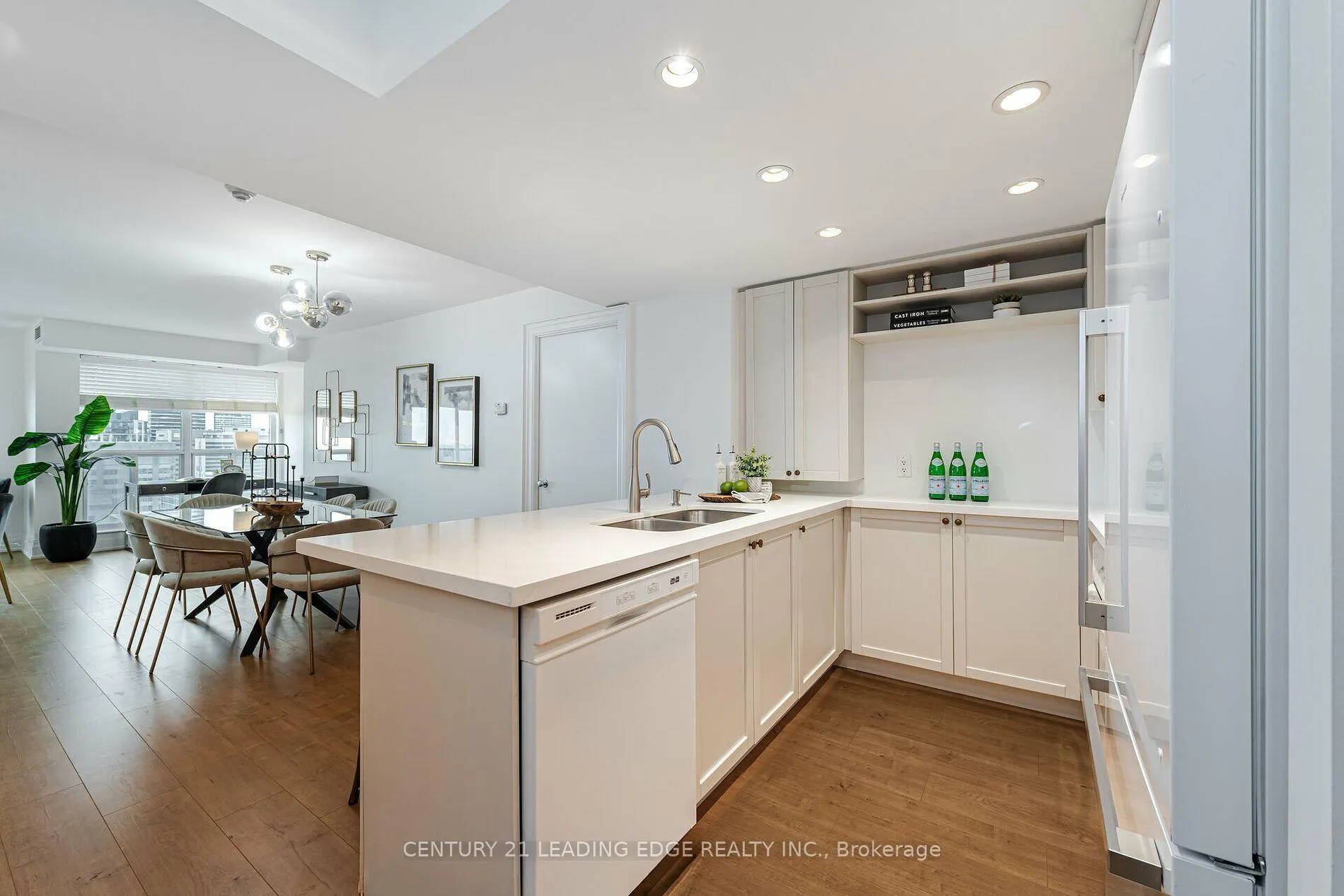 Photo 9 of Unit 2906, 8 Park Road, Toronto, Rosedale-Moore Park — HOMEH