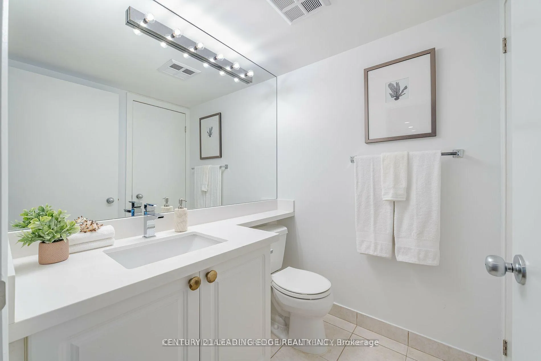 Photo 15 of Unit 2906, 8 Park Road, Toronto, Rosedale-Moore Park — HOMEH