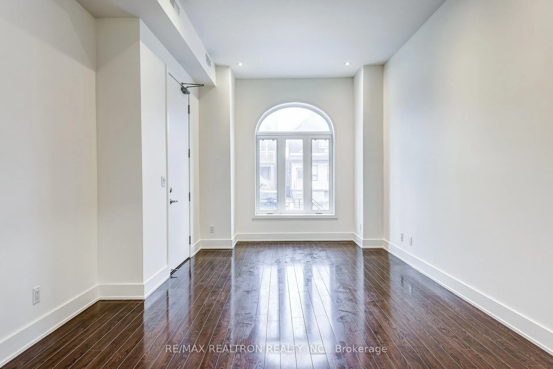 Front of 588 Ossington Avenue