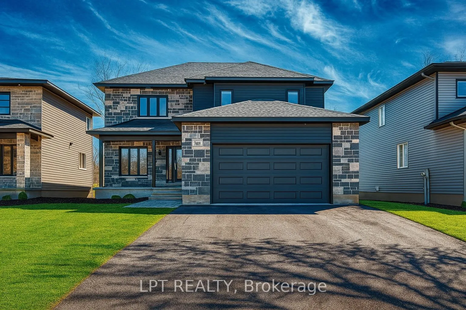 Front of 877 Oceane Street