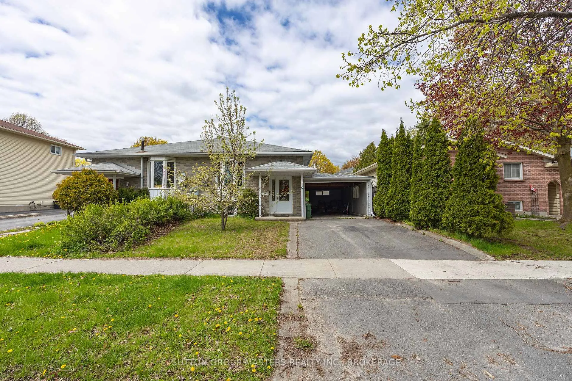 Photo 3 of 119 Dauphin Avenue, Kingston, Rideau — HOMEH