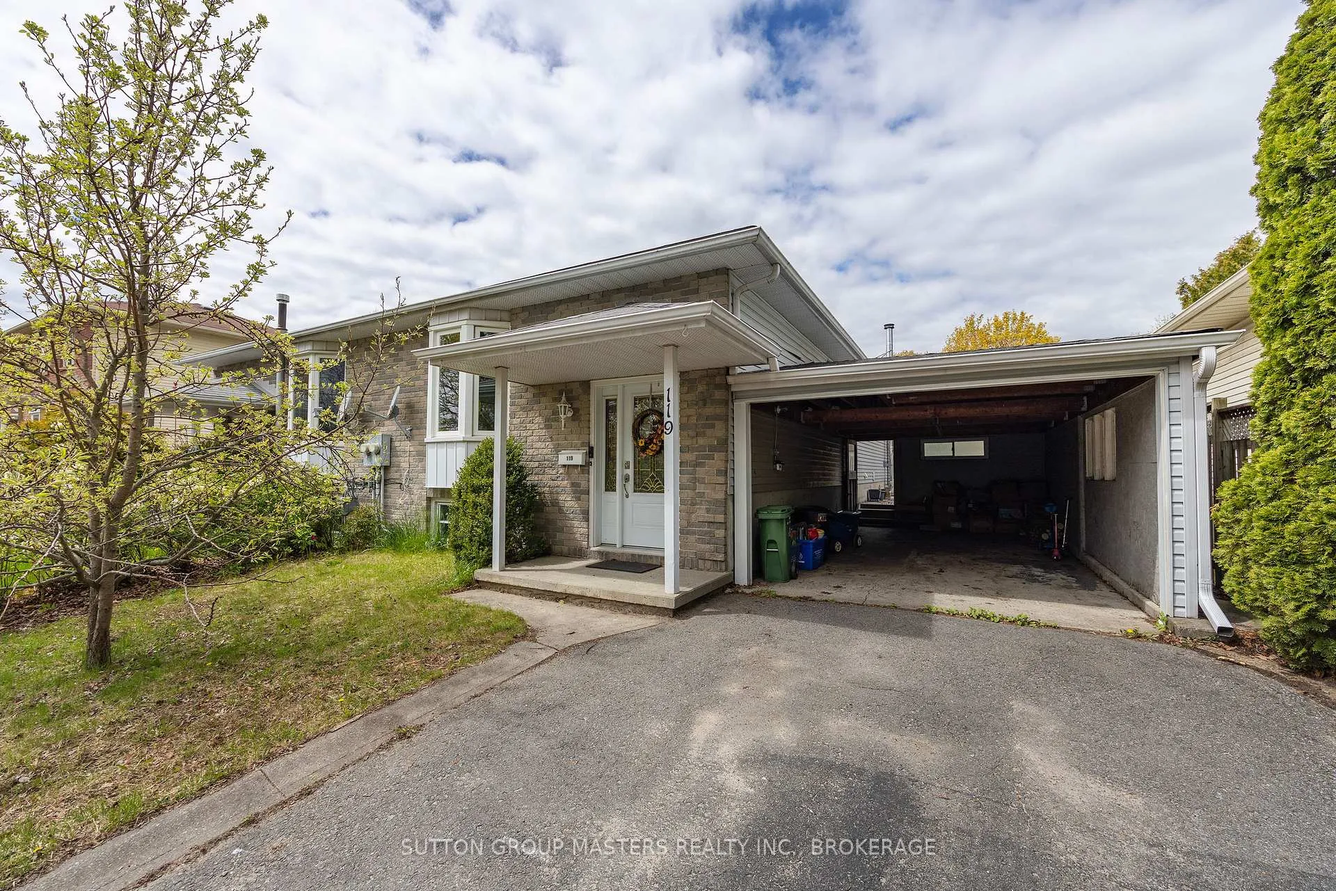 Photo 4 of 119 Dauphin Avenue, Kingston, Rideau — HOMEH