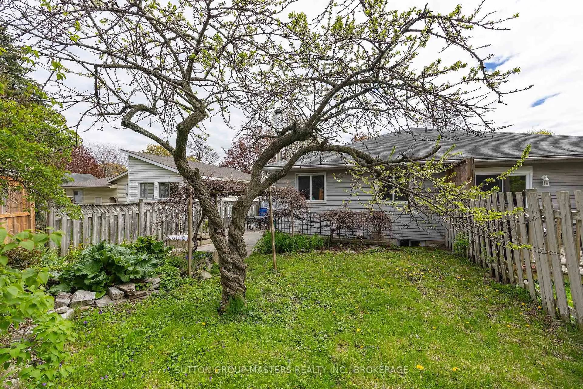 Photo 12 of 119 Dauphin Avenue, Kingston, Rideau — HOMEH