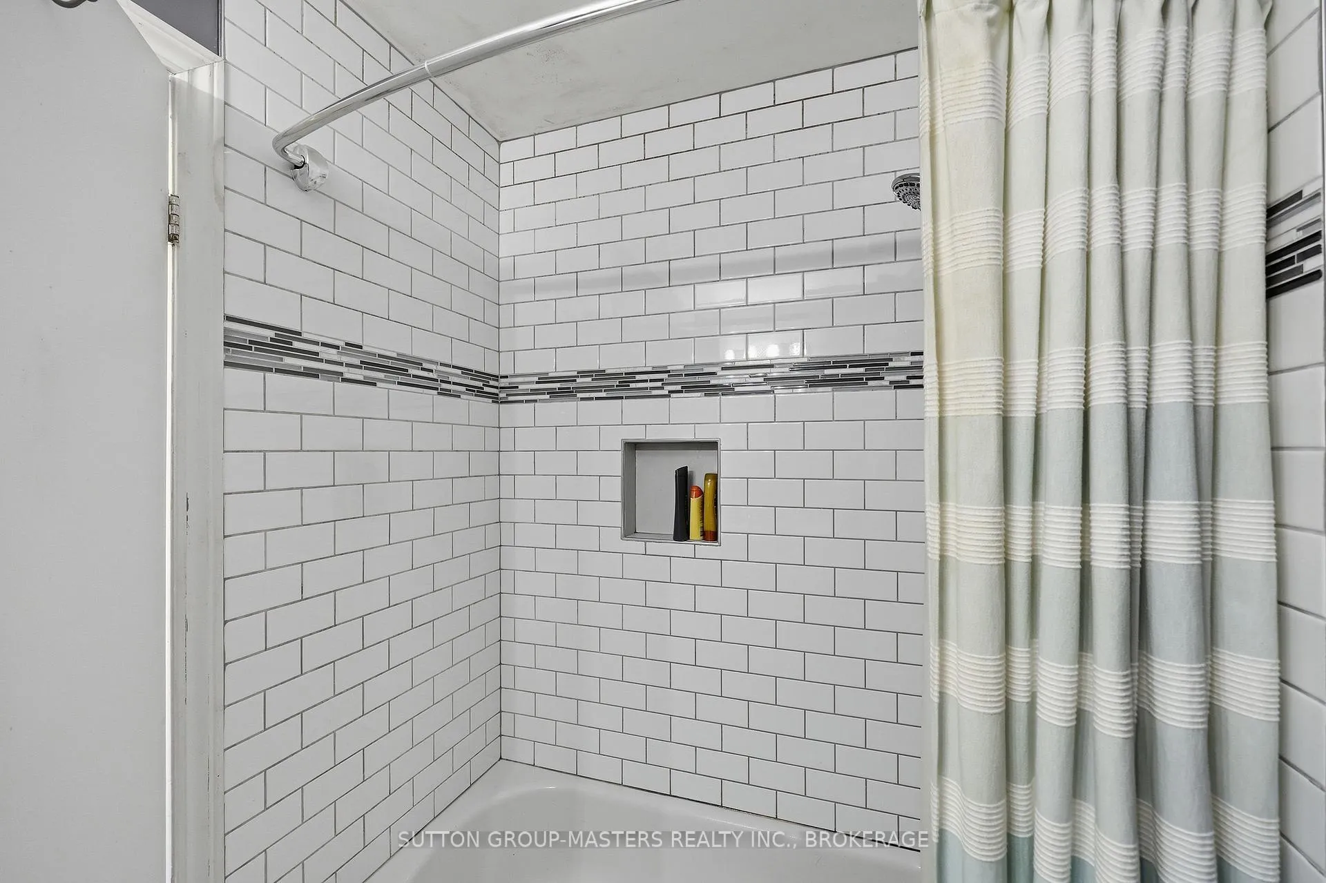 Photo 23 of 119 Dauphin Avenue, Kingston, Rideau — HOMEH