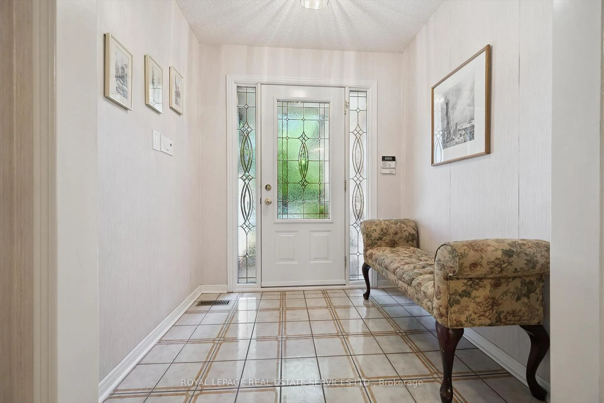 Photo 5 of 2067 Pen Street, Oakville, River Oaks — HOMEH