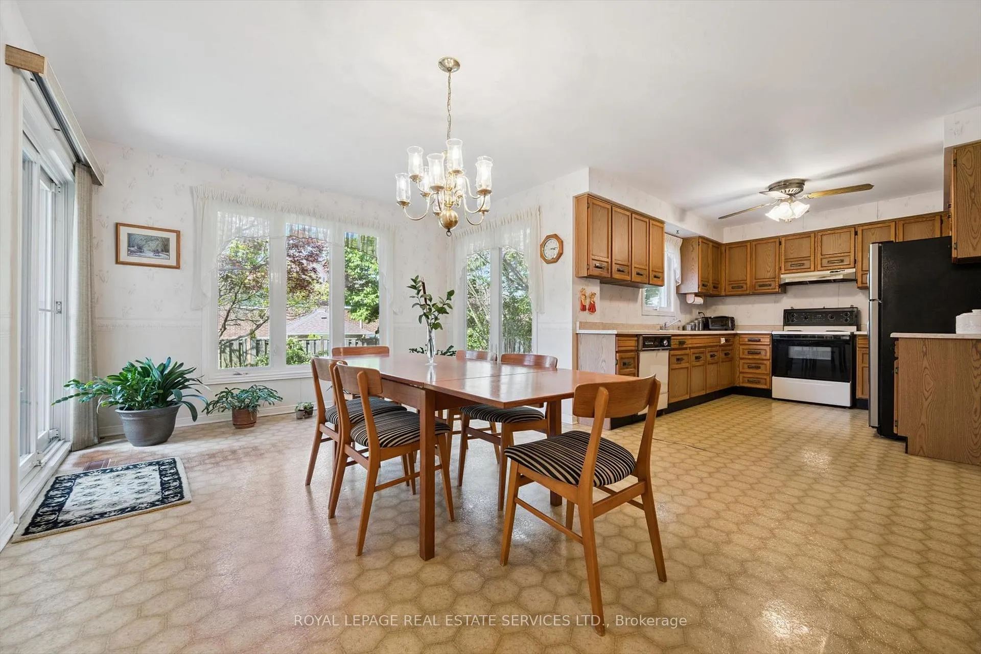 Photo 18 of 2067 Pen Street, Oakville, River Oaks — HOMEH