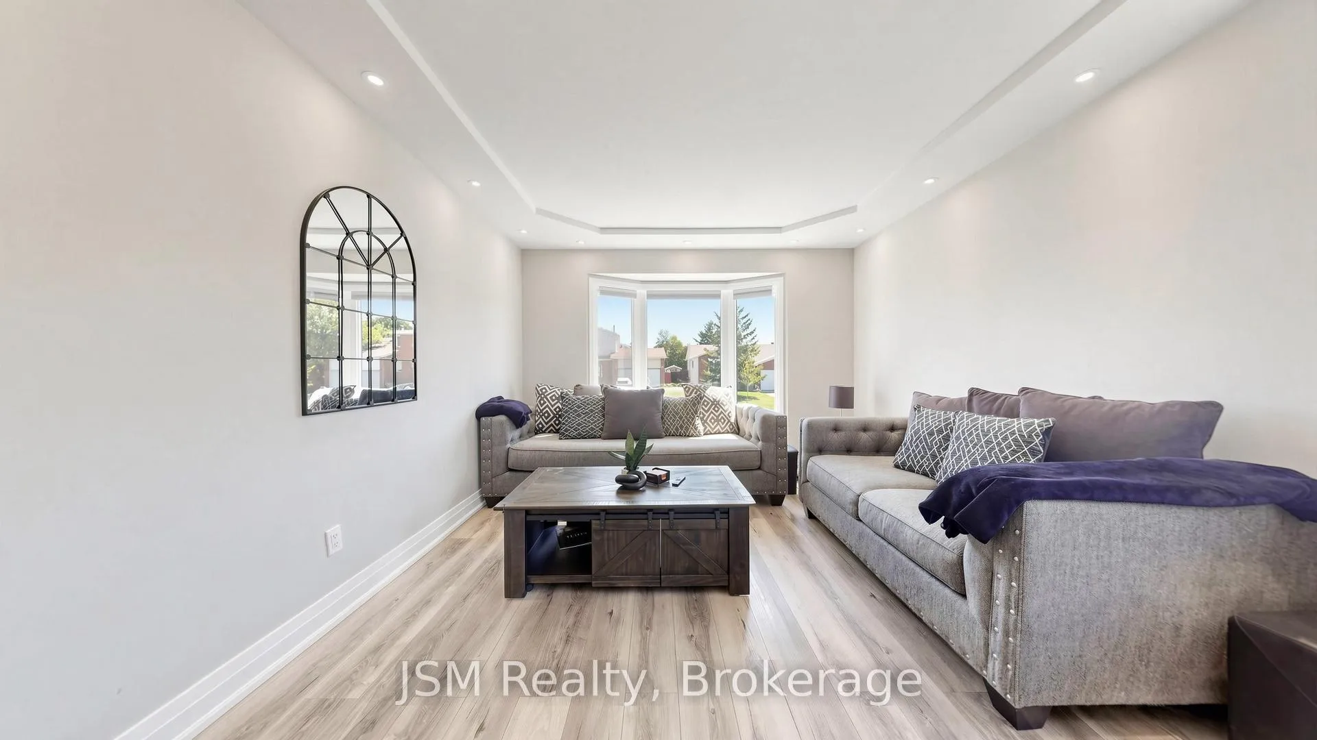 Photo 4 of 2516 Lloyd Street, Innisfil, Alcona — HOMEH