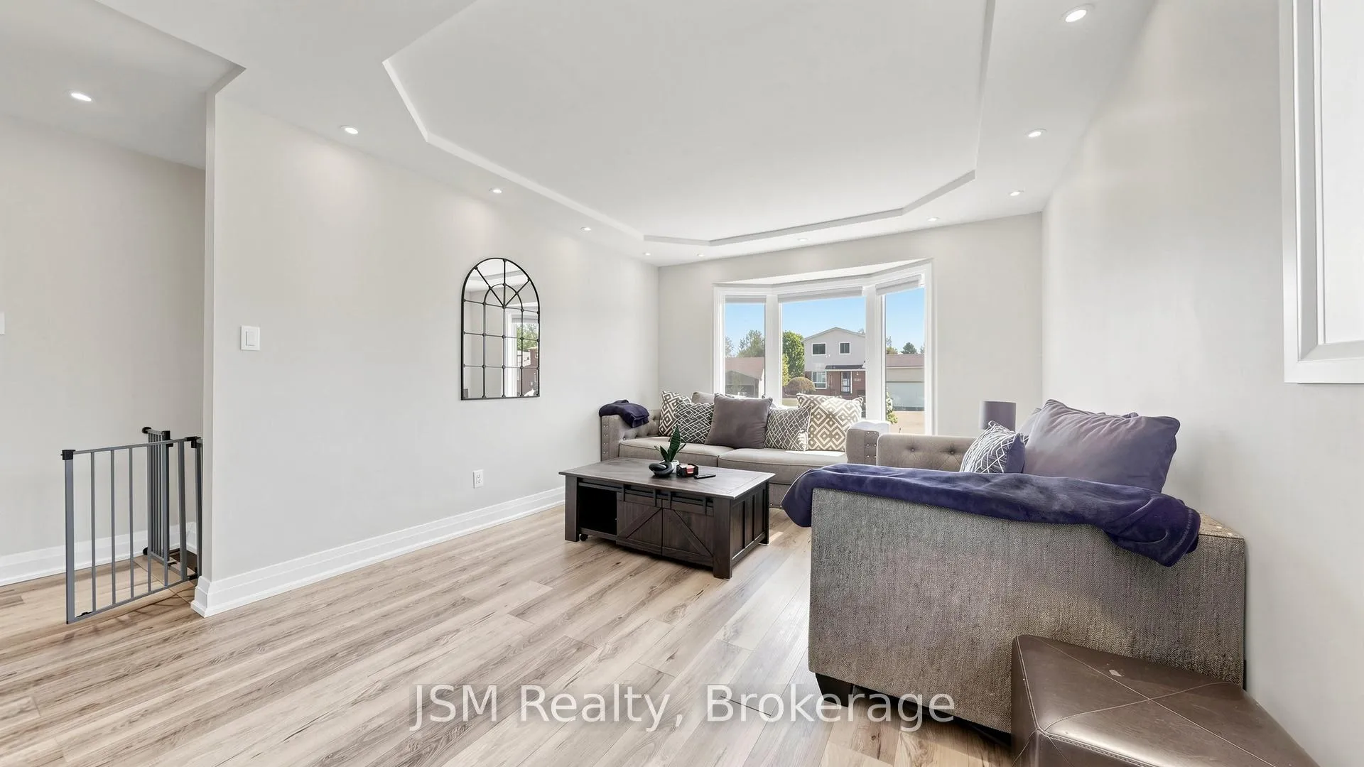 Photo 5 of 2516 Lloyd Street, Innisfil, Alcona — HOMEH