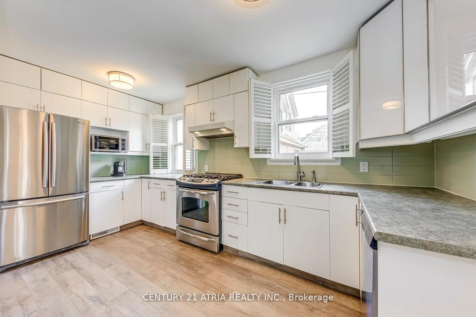 Photo 11 of 20 1/2 East Road, Scarborough, Birchcliffe-Cliffside — HOMEH