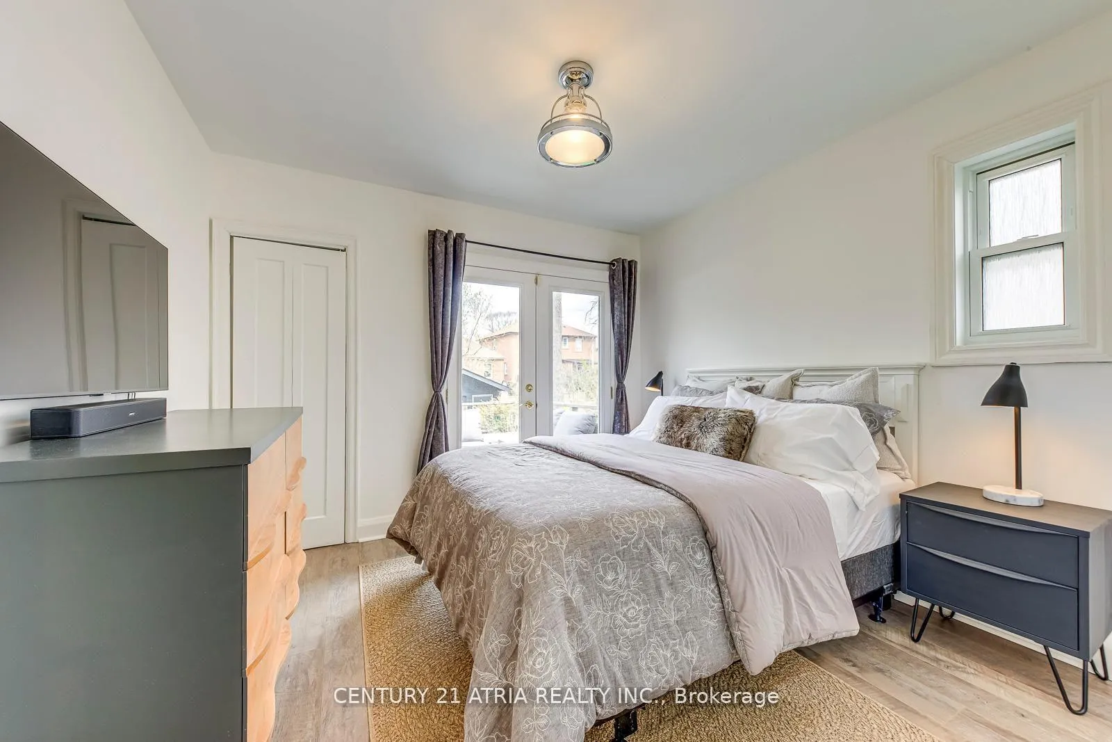 Photo 15 of 20 1/2 East Road, Scarborough, Birchcliffe-Cliffside — HOMEH