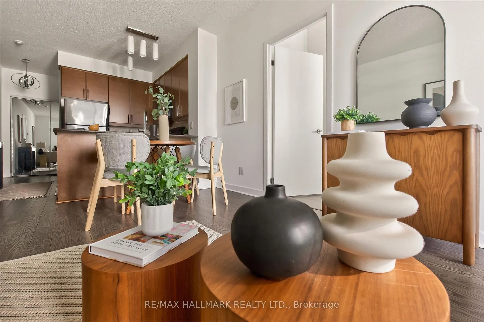 Photo 6 of Unit 2211, 18 Harbour Street, Toronto, Waterfront Communities — HOMEH