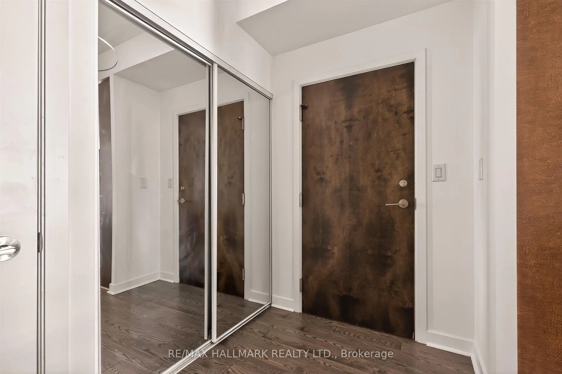 Photo 16 of Unit 2211, 18 Harbour Street, Toronto, Waterfront Communities — HOMEH