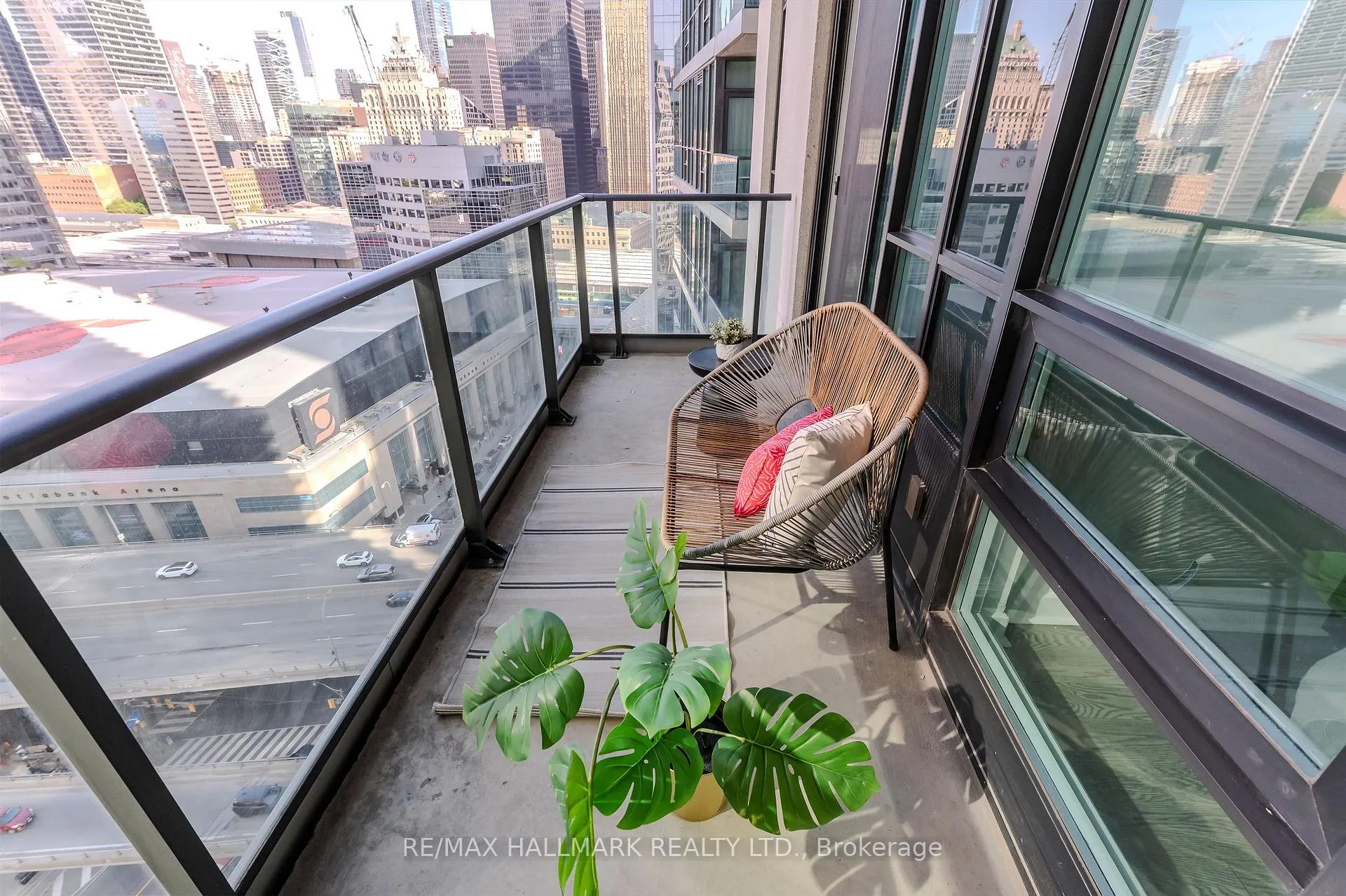 Photo 19 of Unit 2211, 18 Harbour Street, Toronto, Waterfront Communities — HOMEH