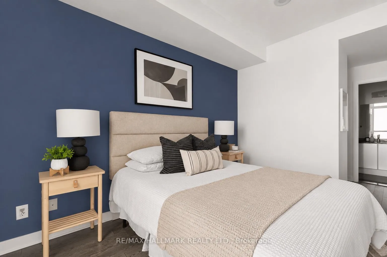 Photo 23 of Unit 2211, 18 Harbour Street, Toronto, Waterfront Communities — HOMEH