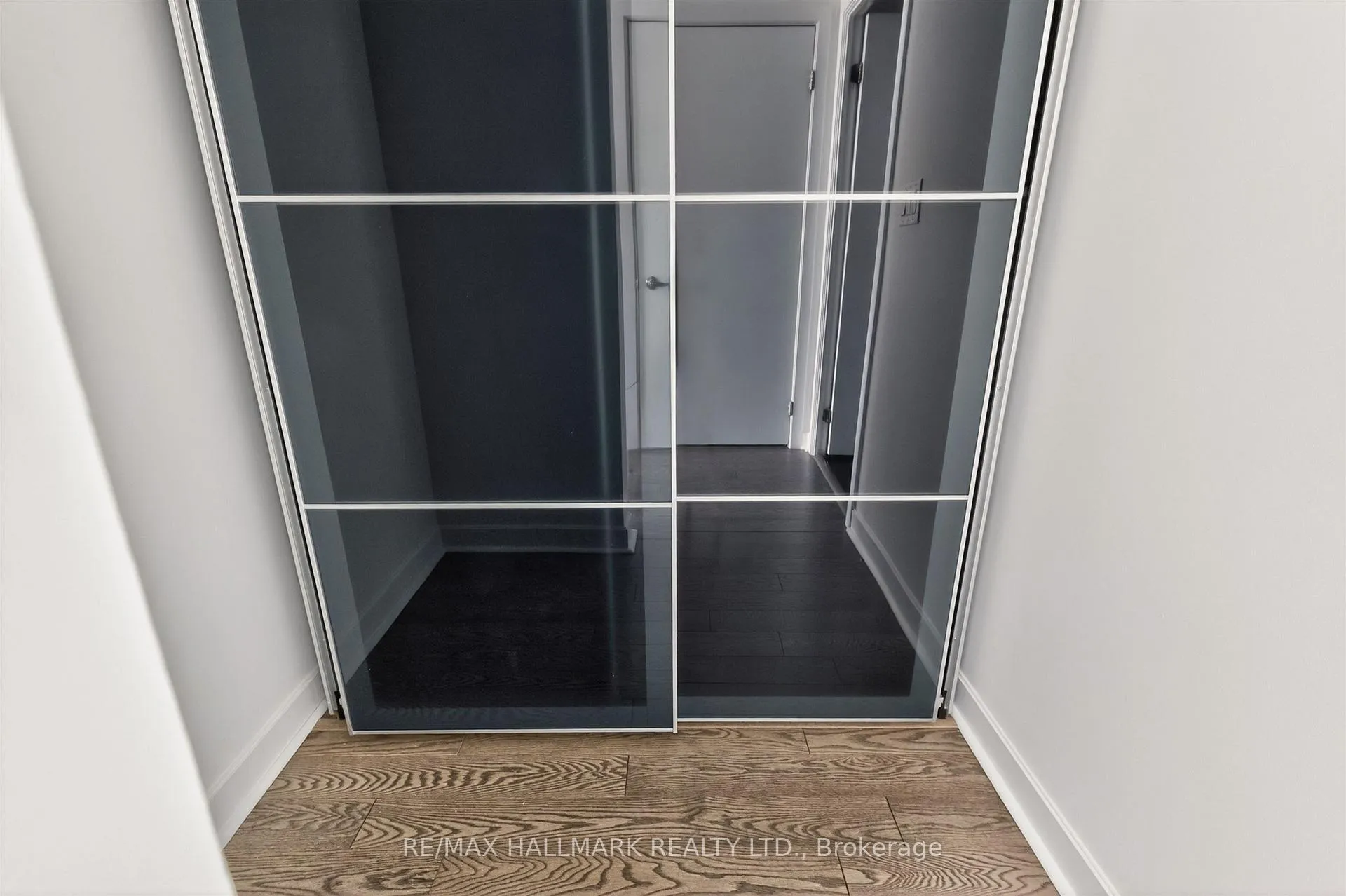 Photo 26 of Unit 2211, 18 Harbour Street, Toronto, Waterfront Communities — HOMEH