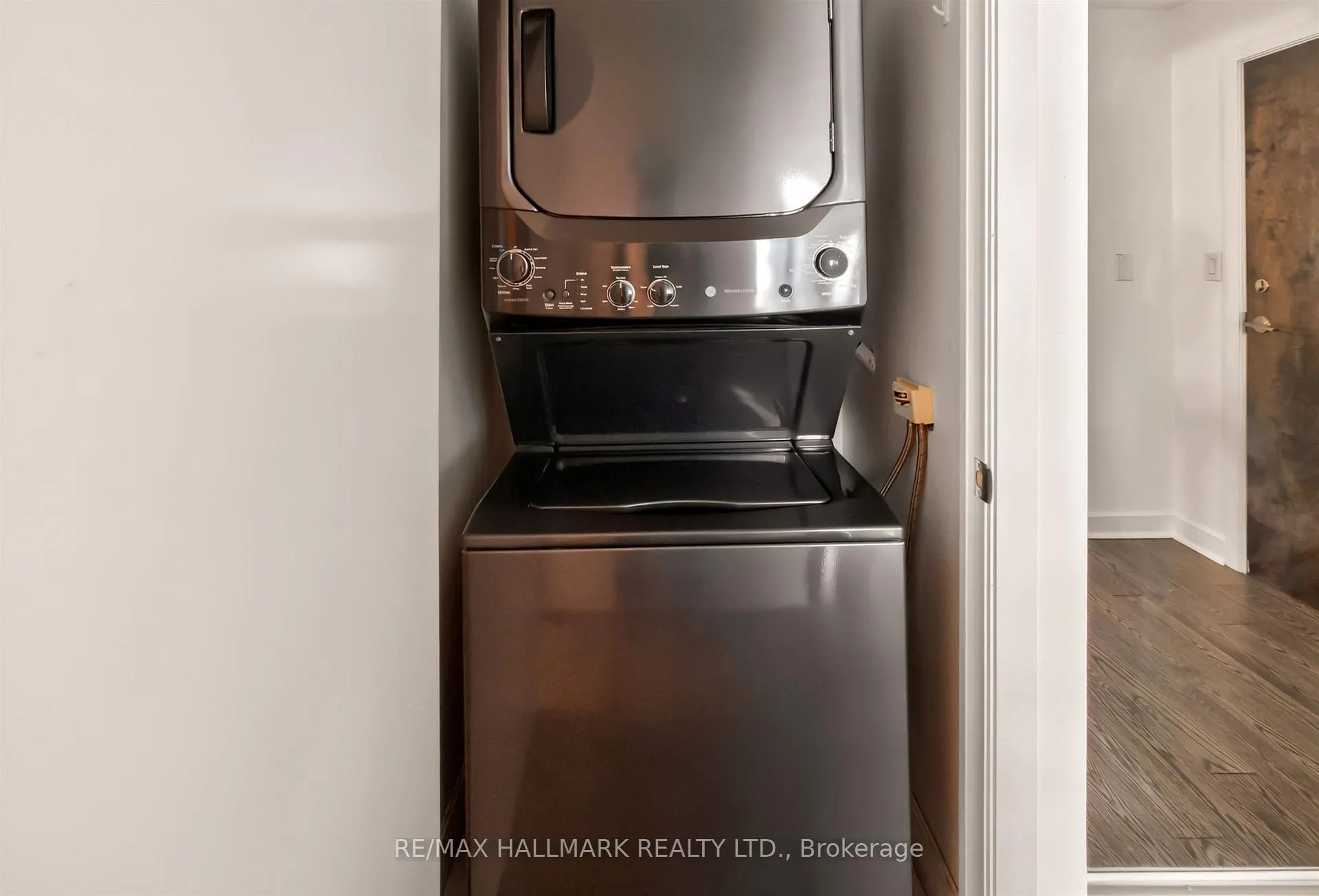 Photo 31 of Unit 2211, 18 Harbour Street, Toronto, Waterfront Communities — HOMEH