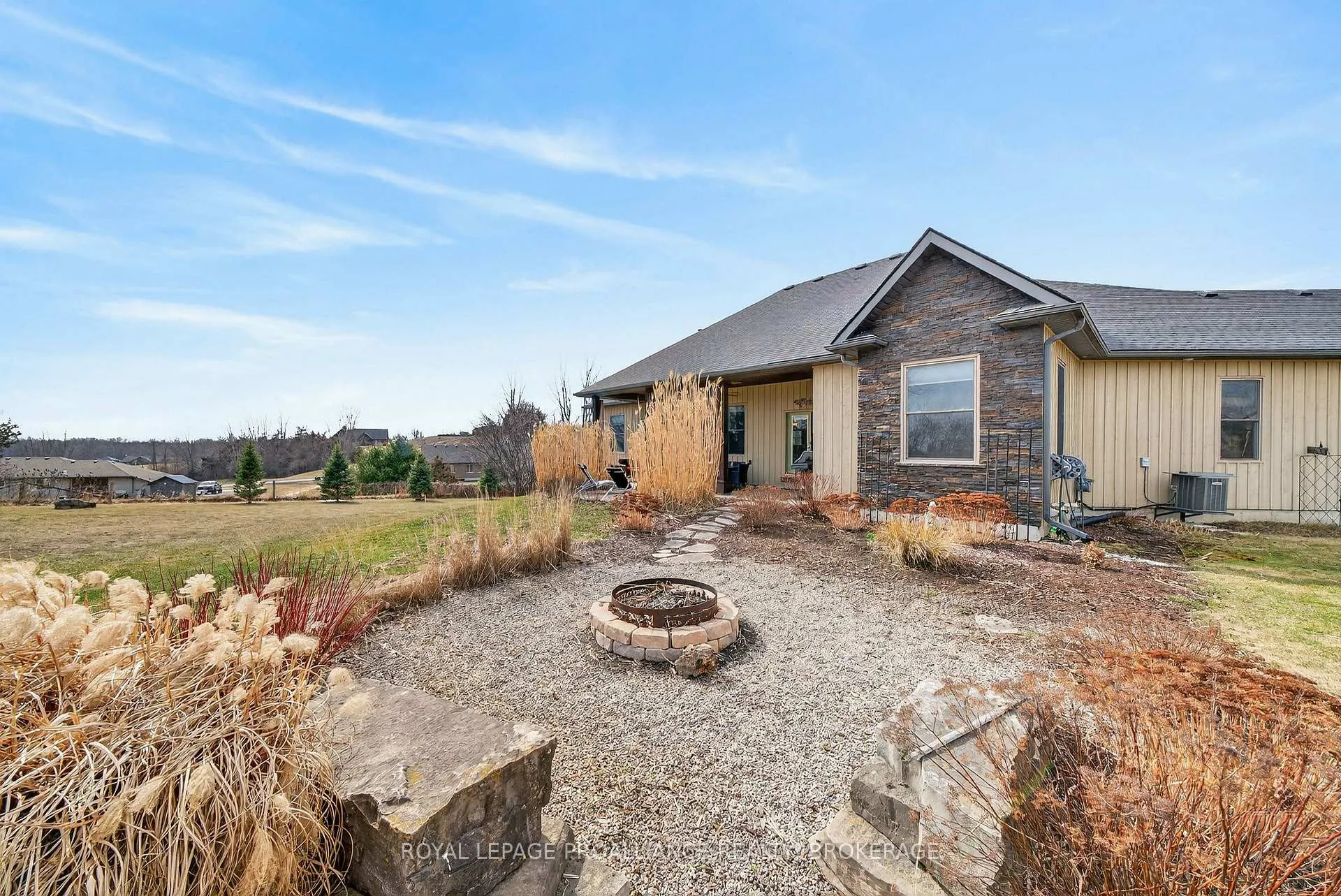 Photo 40 of 89 Gentlebreeze Drive, Belleville, Thurlow Ward — HOMEH