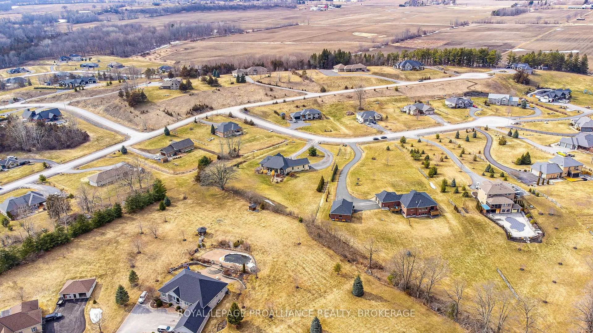 Photo 47 of 89 Gentlebreeze Drive, Belleville, Thurlow Ward — HOMEH