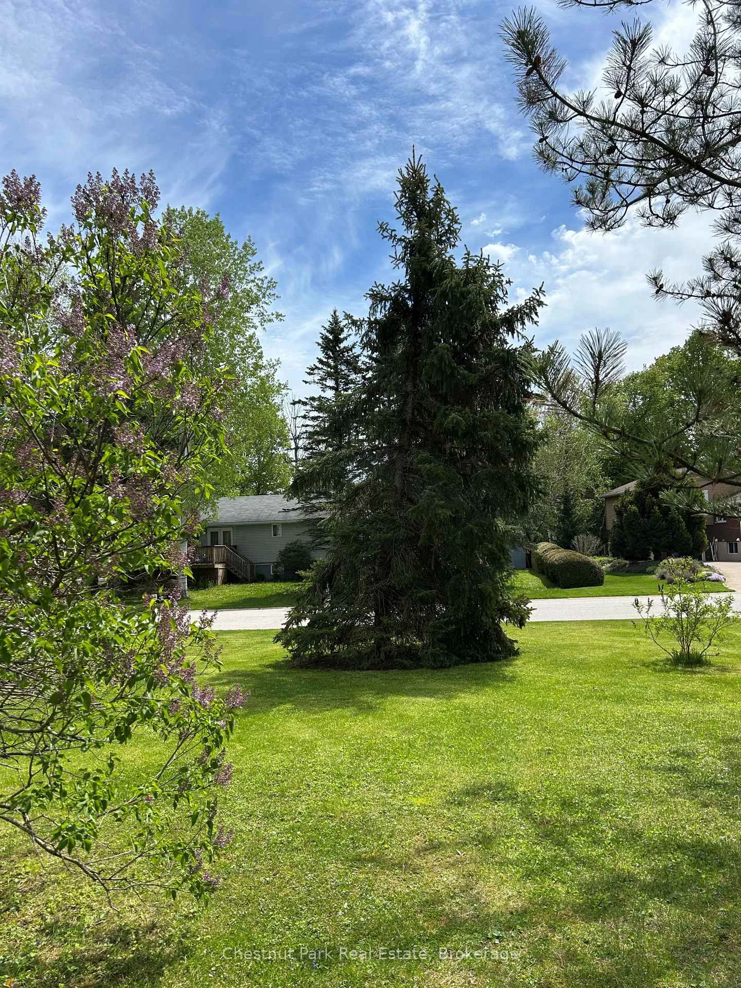 Photo 4 of 13 Pollard Drive, Meaford — HOMEH