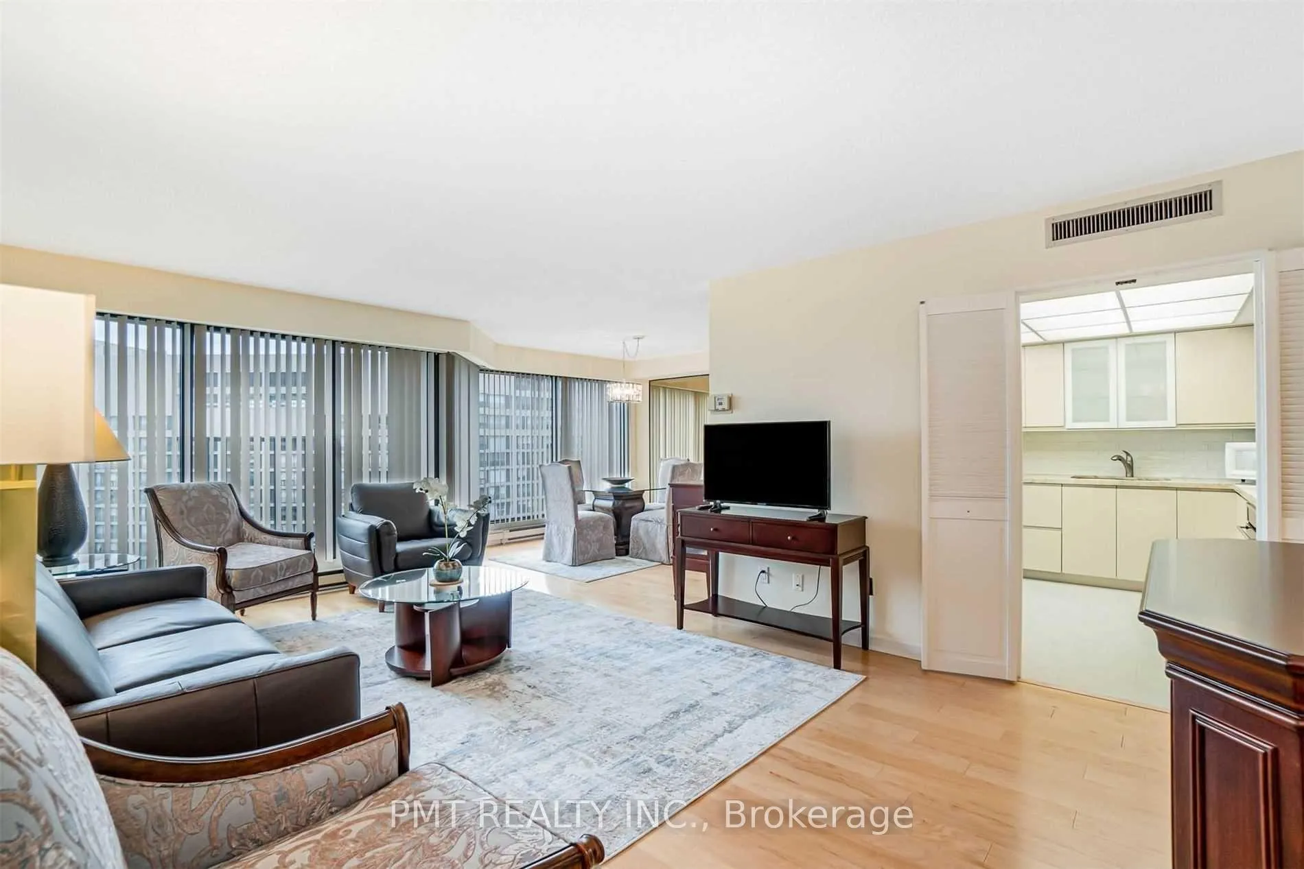 Photo 3 of Unit 3315, 55 Harbour Square, Toronto, Waterfront Communities — HOMEH