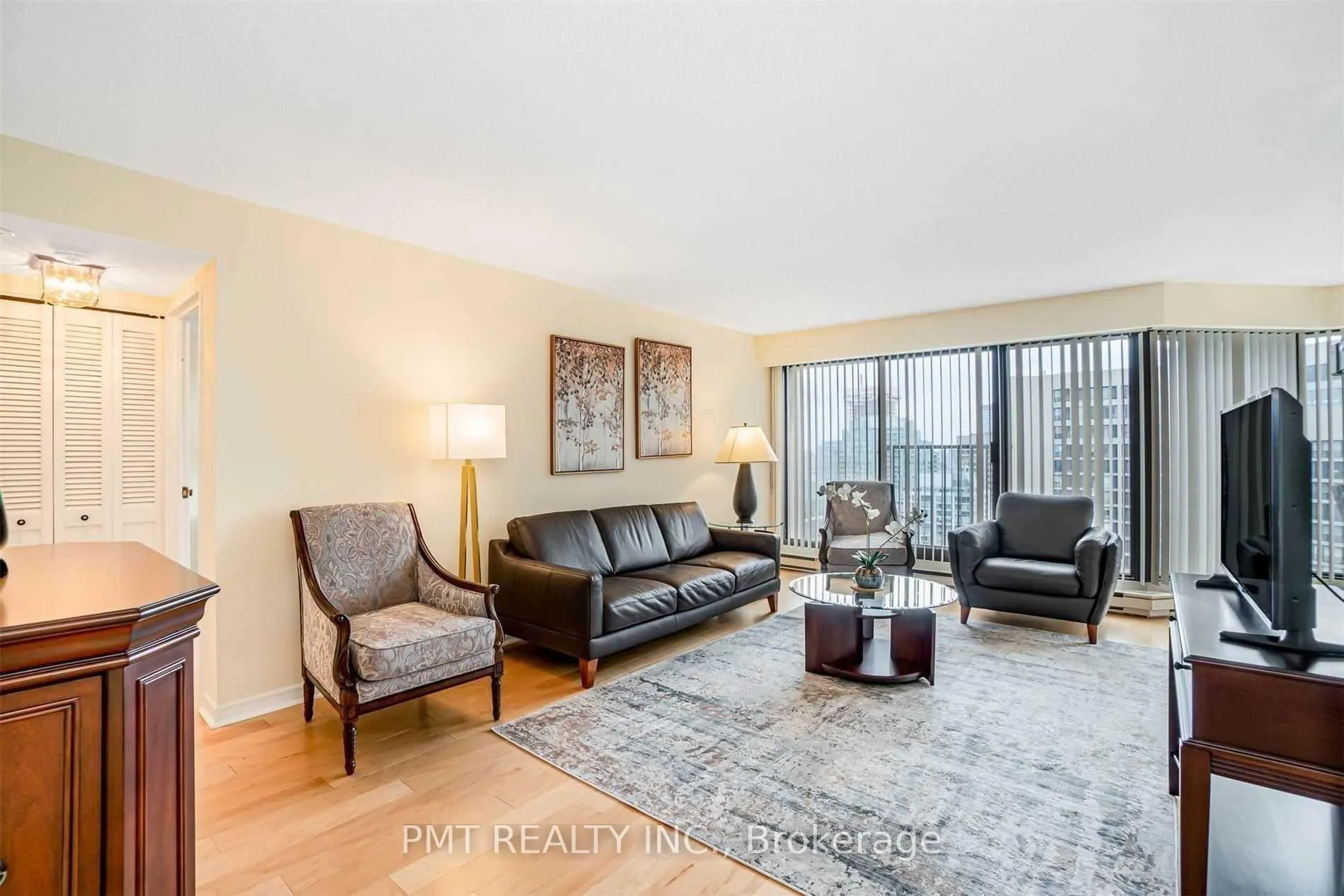 Photo 4 of Unit 3315, 55 Harbour Square, Toronto, Waterfront Communities — HOMEH