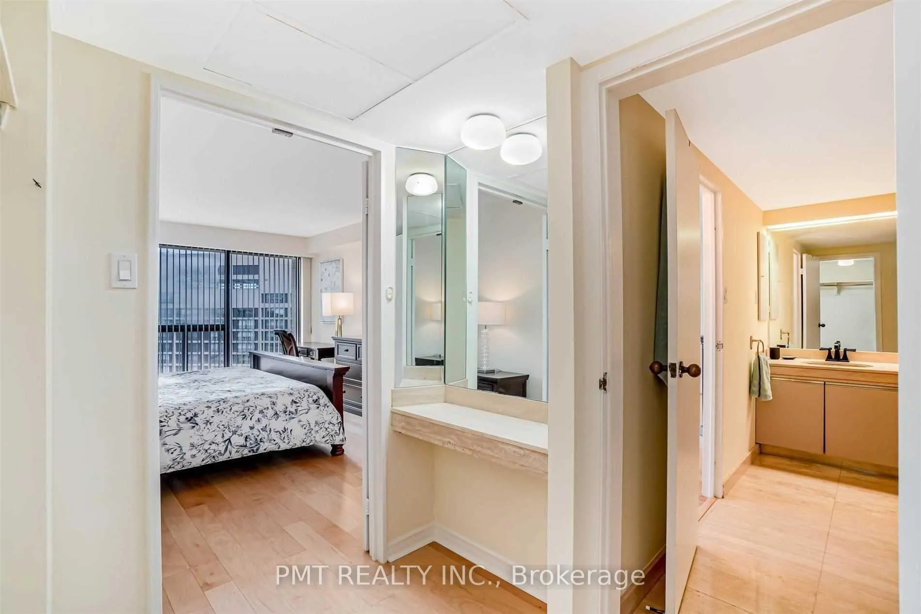 Photo 15 of Unit 3315, 55 Harbour Square, Toronto, Waterfront Communities — HOMEH