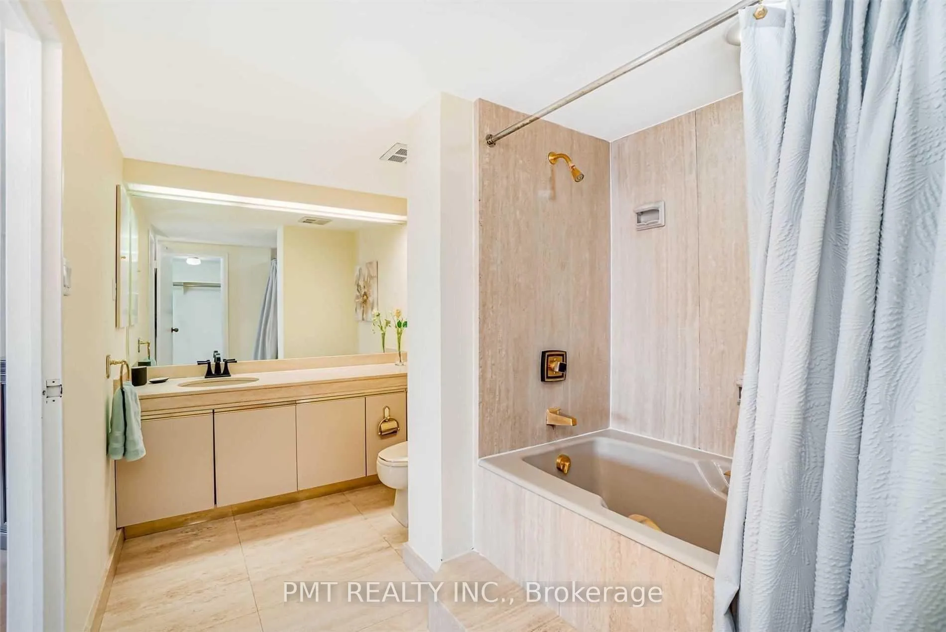 Photo 17 of Unit 3315, 55 Harbour Square, Toronto, Waterfront Communities — HOMEH