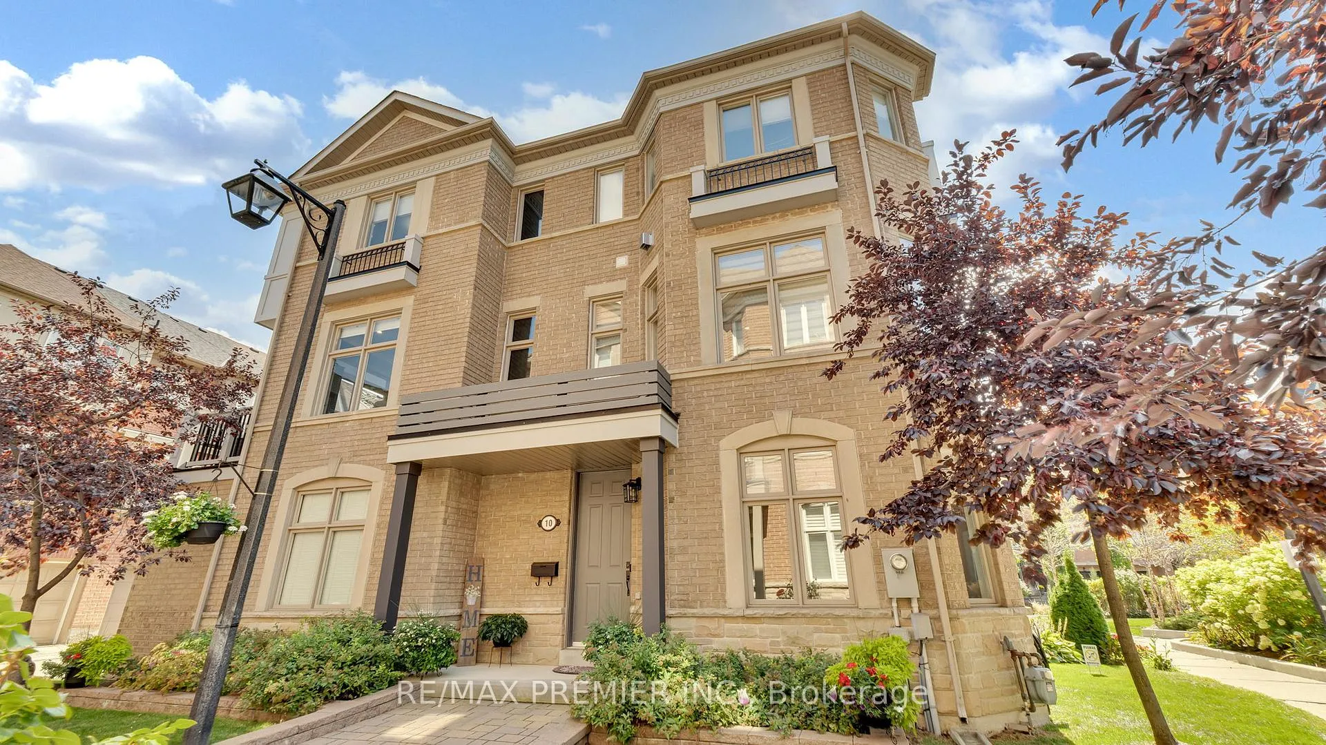 Photo 1 of 10 Henry Peters Lane, Vaughan, East Woodbridge — HOMEH