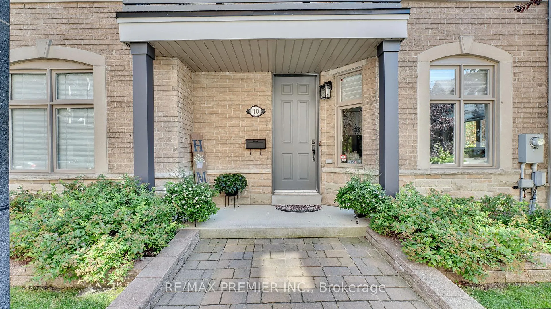 Photo 2 of 10 Henry Peters Lane, Vaughan, East Woodbridge — HOMEH
