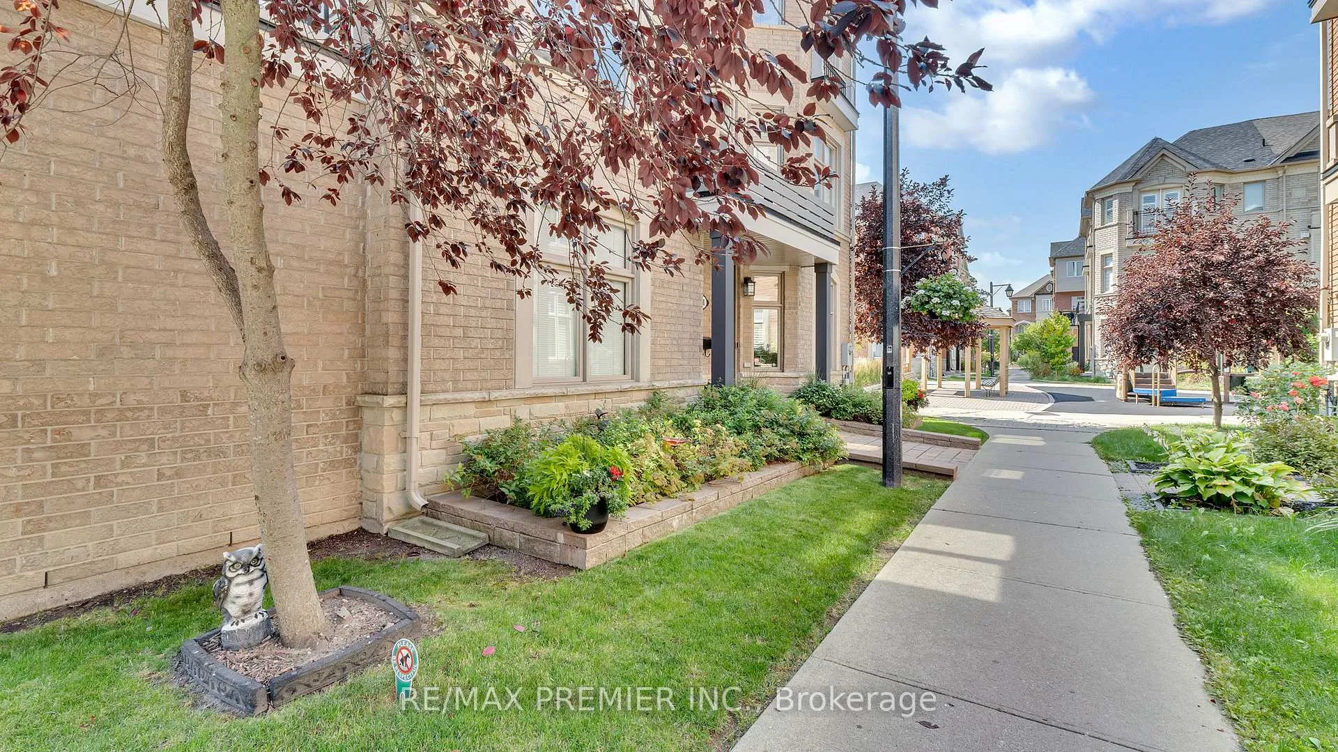 Photo 4 of 10 Henry Peters Lane, Vaughan, East Woodbridge — HOMEH