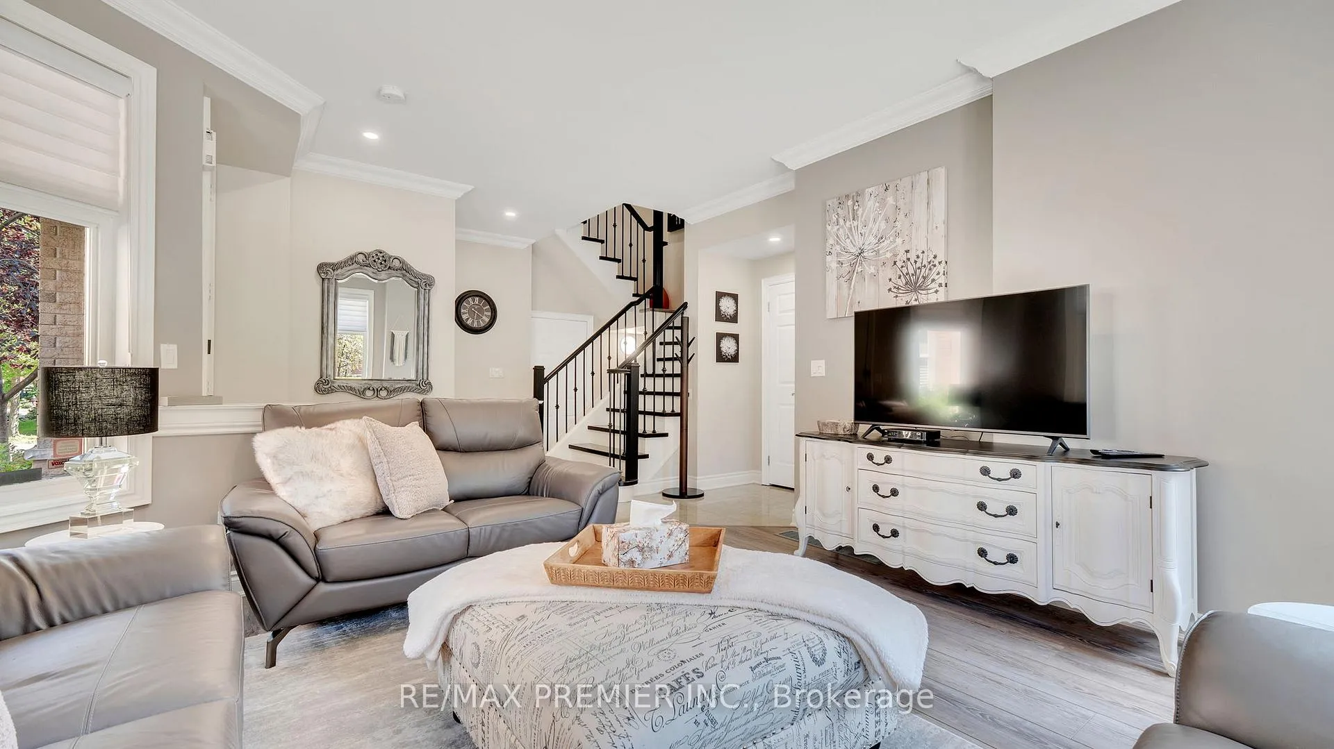 Photo 9 of 10 Henry Peters Lane, Vaughan, East Woodbridge — HOMEH