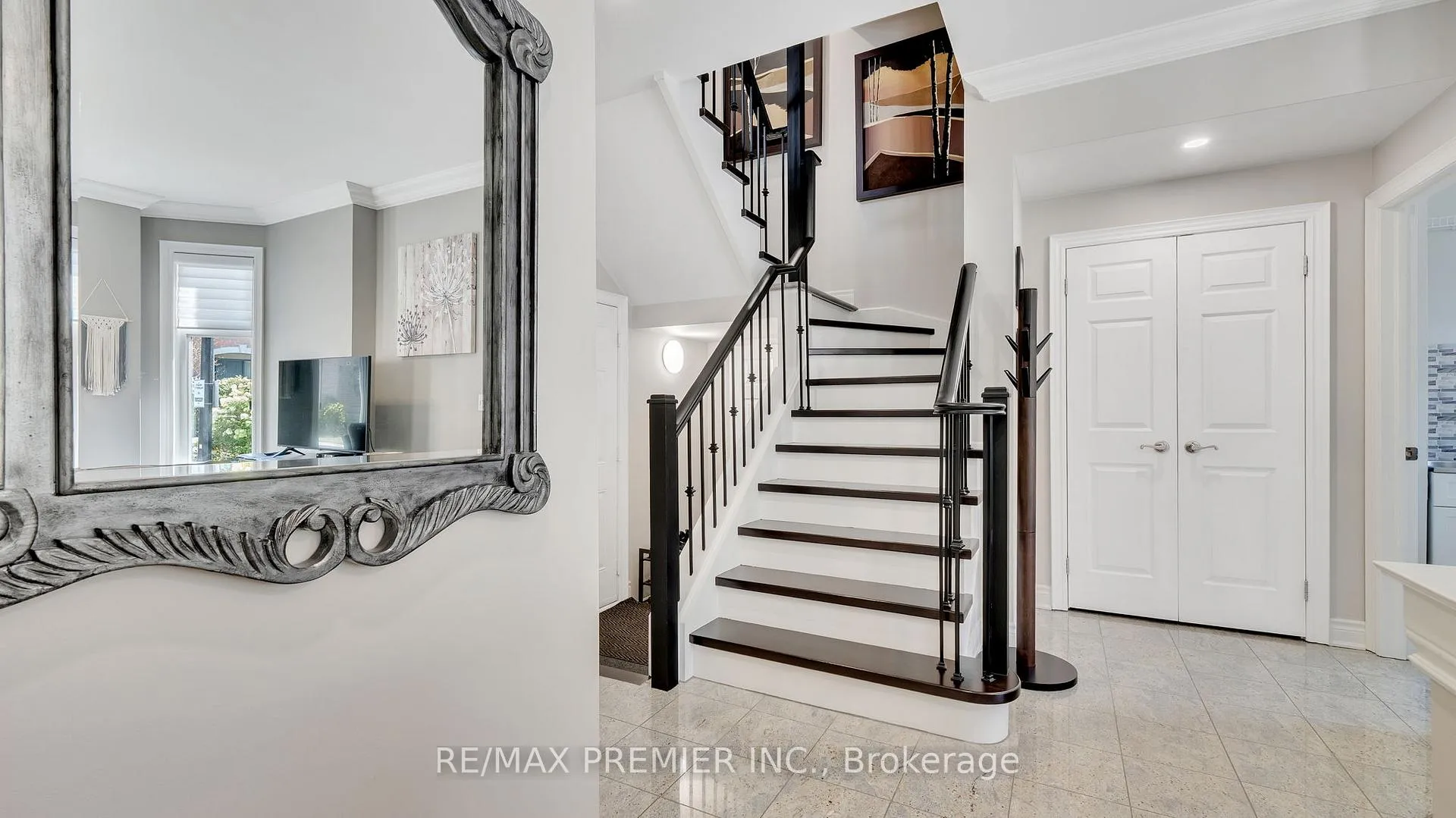 Photo 12 of 10 Henry Peters Lane, Vaughan, East Woodbridge — HOMEH