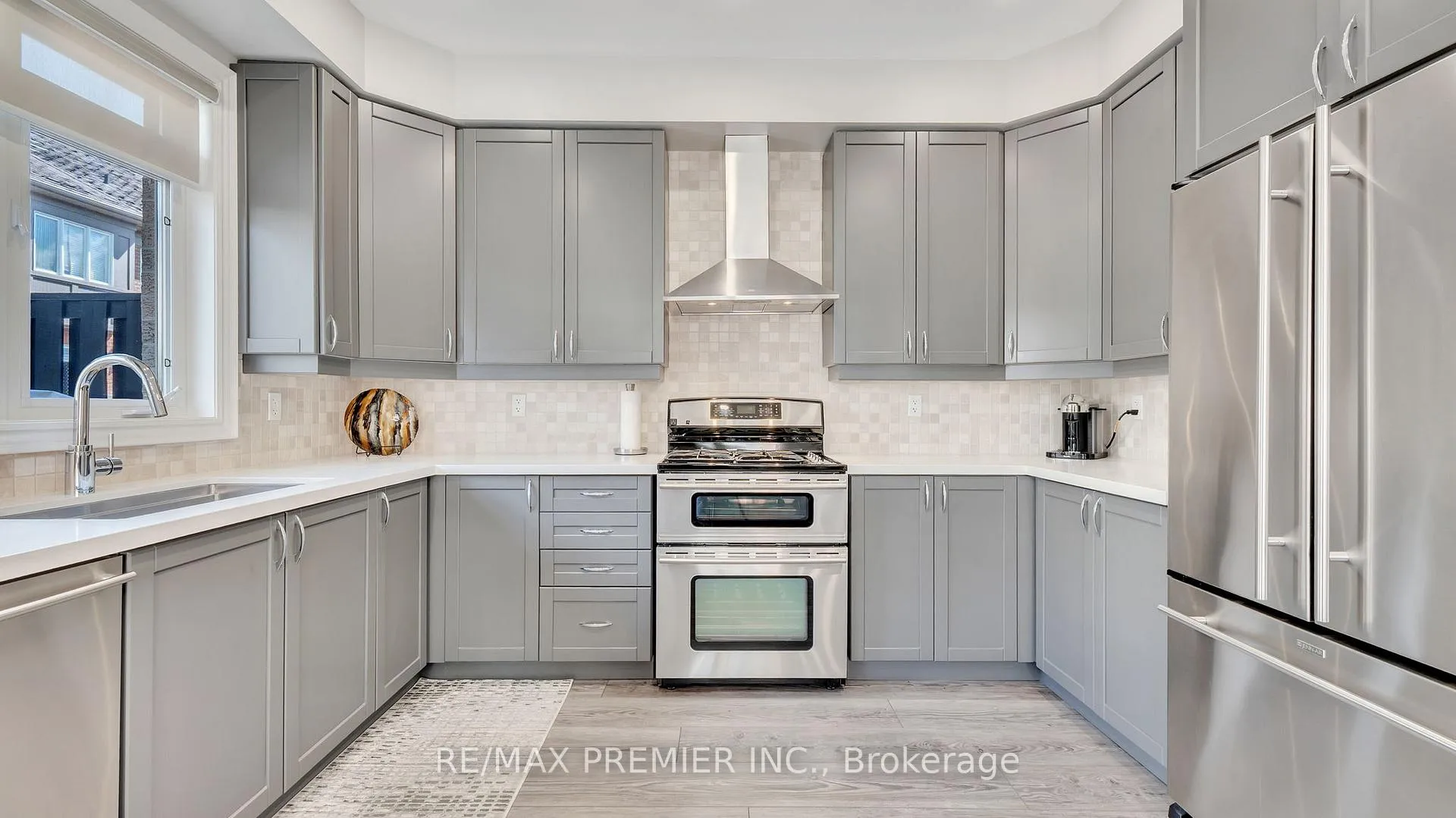 Photo 15 of 10 Henry Peters Lane, Vaughan, East Woodbridge — HOMEH