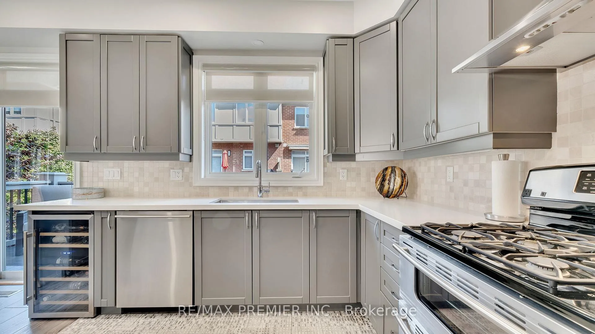 Photo 17 of 10 Henry Peters Lane, Vaughan, East Woodbridge — HOMEH